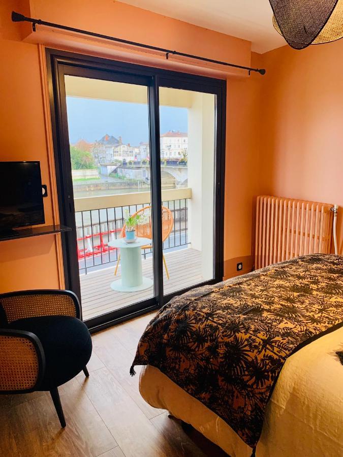 "Au Fil De La Charente" - Coeur De Saintes - Wifi Clim - Classe 4 Etoiles - 4 Pers 외부 사진